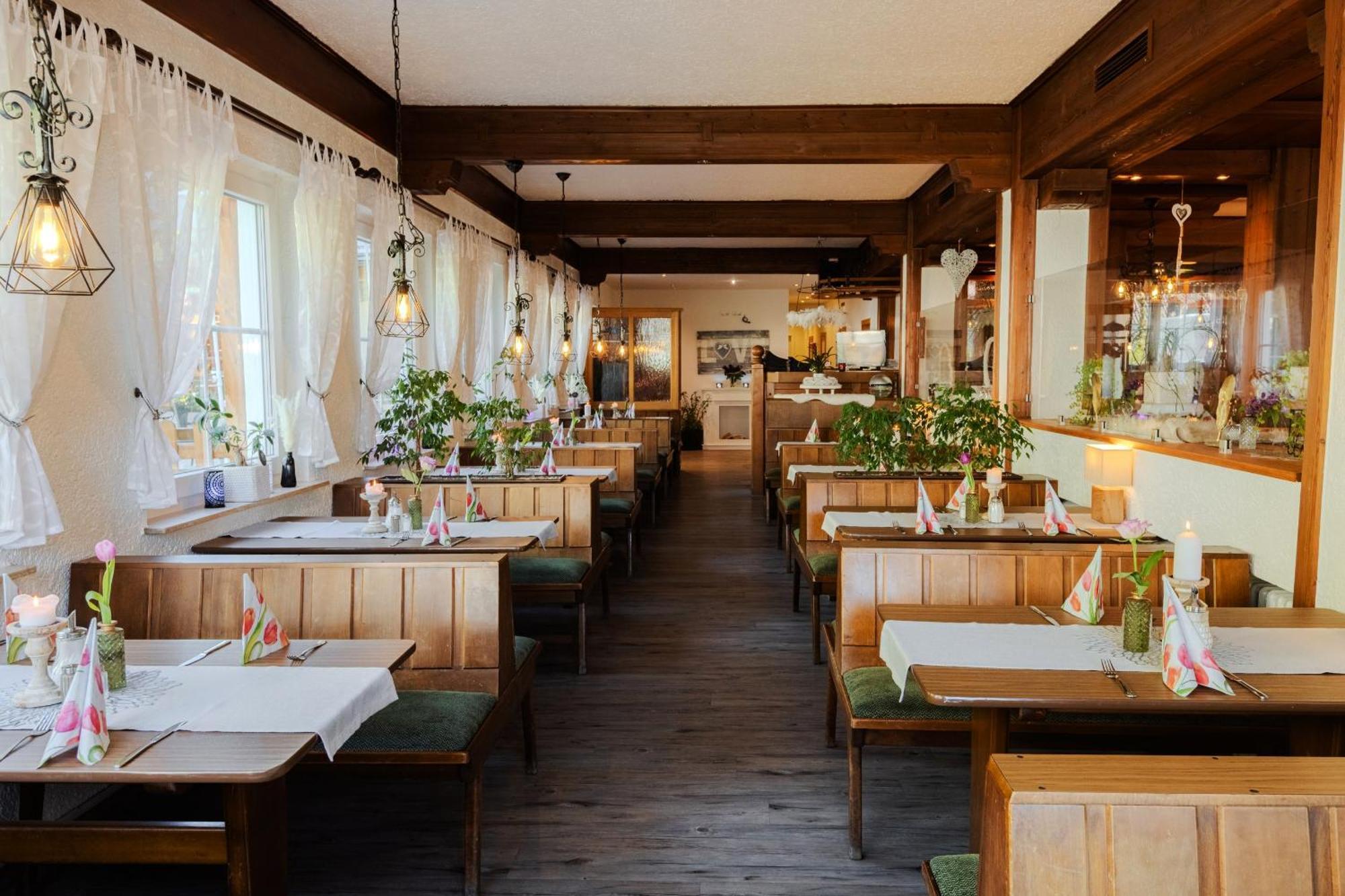 Landgasthof Zur Linde Heimbuchenthal Bagian luar foto