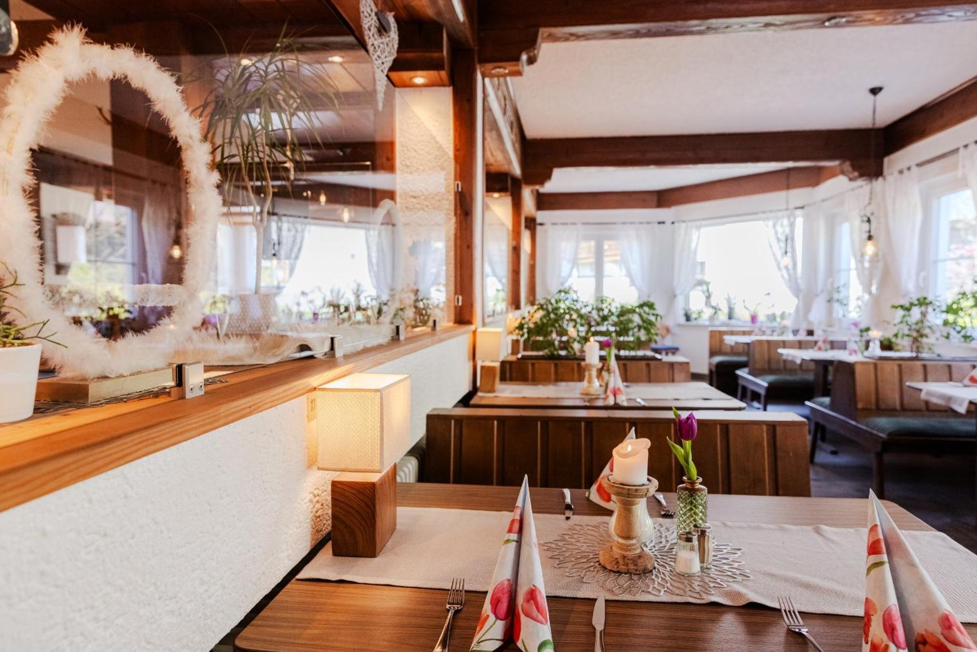 Landgasthof Zur Linde Heimbuchenthal Bagian luar foto