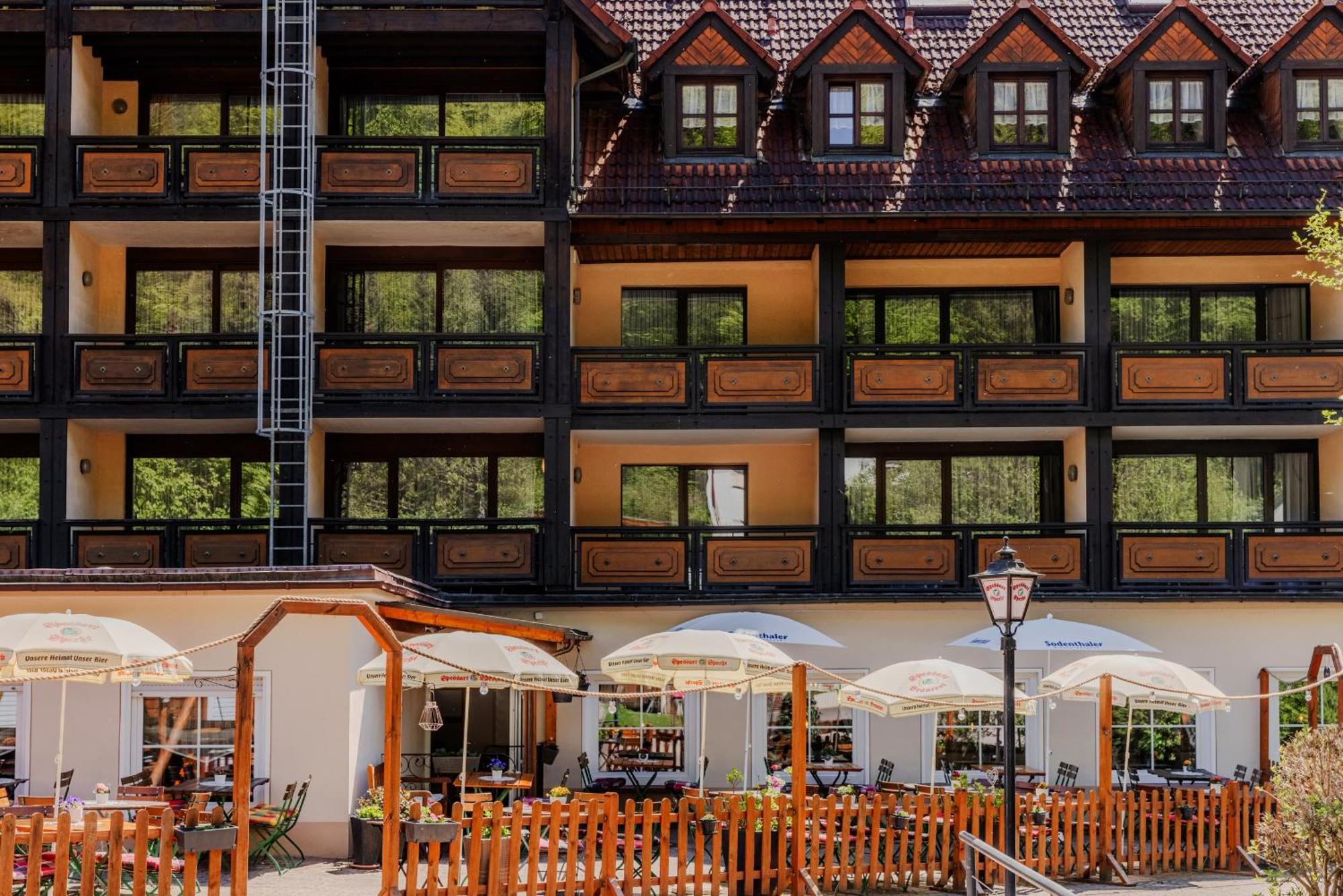 Landgasthof Zur Linde Heimbuchenthal Bagian luar foto