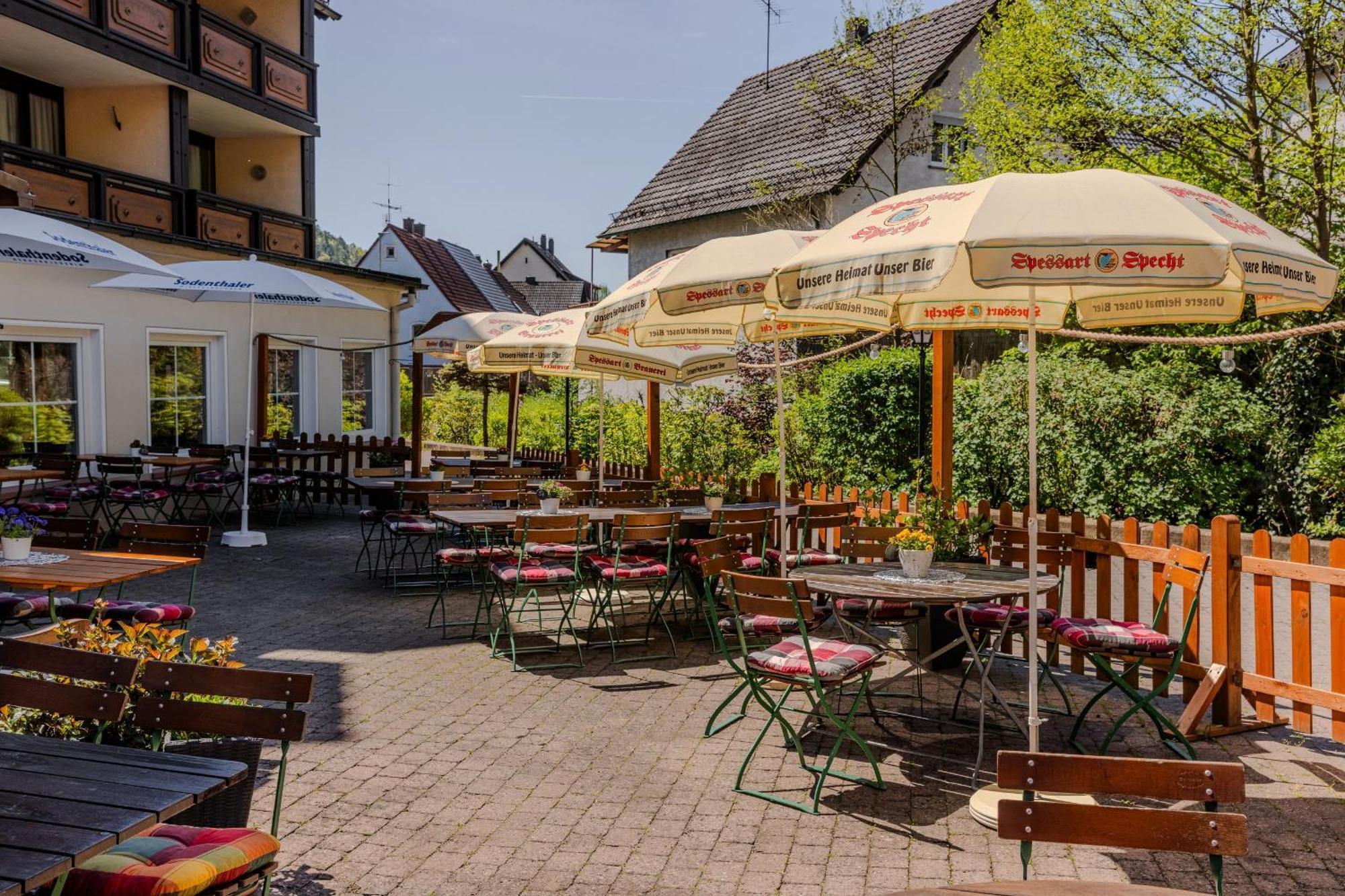 Landgasthof Zur Linde Heimbuchenthal Bagian luar foto