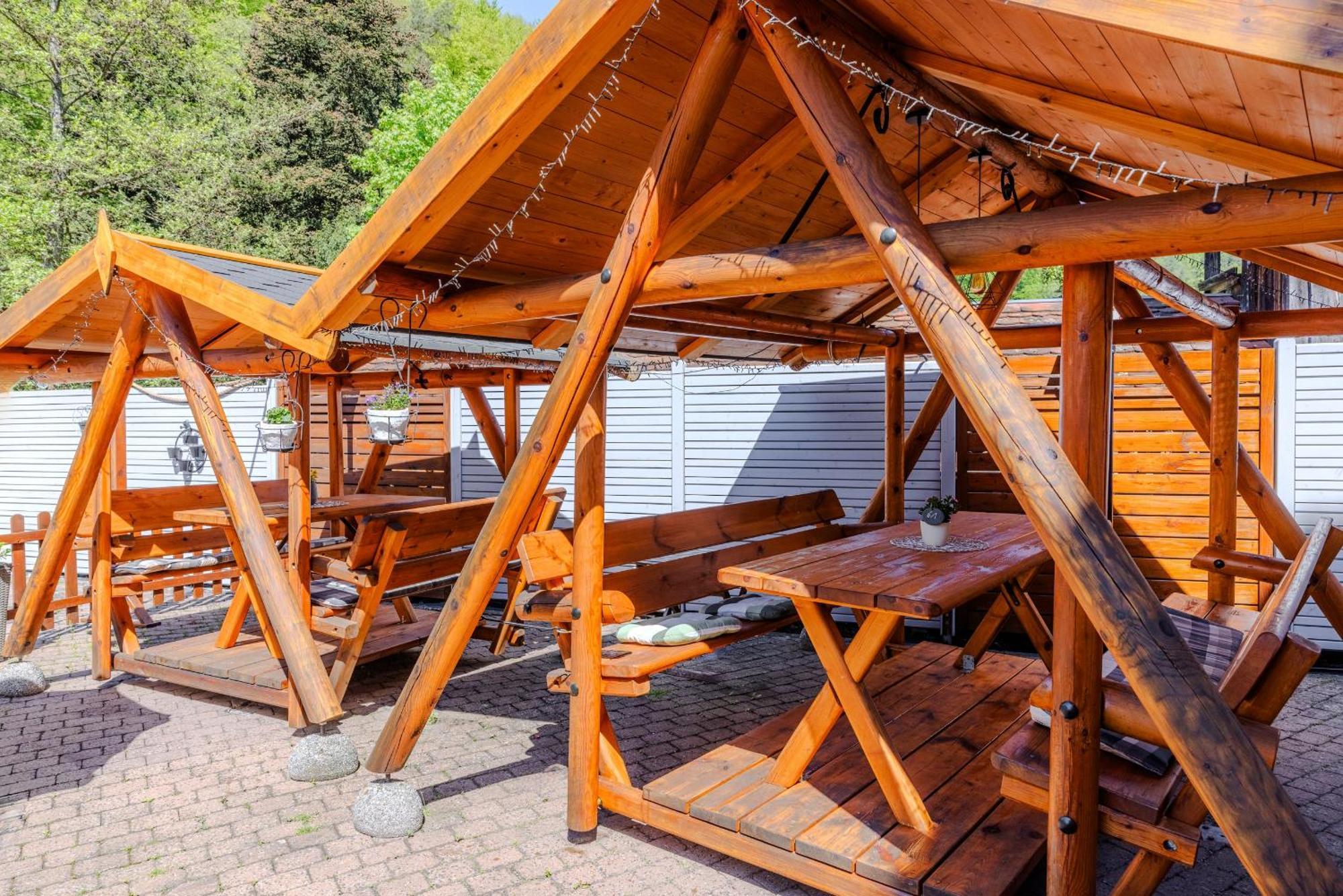 Landgasthof Zur Linde Heimbuchenthal Bagian luar foto