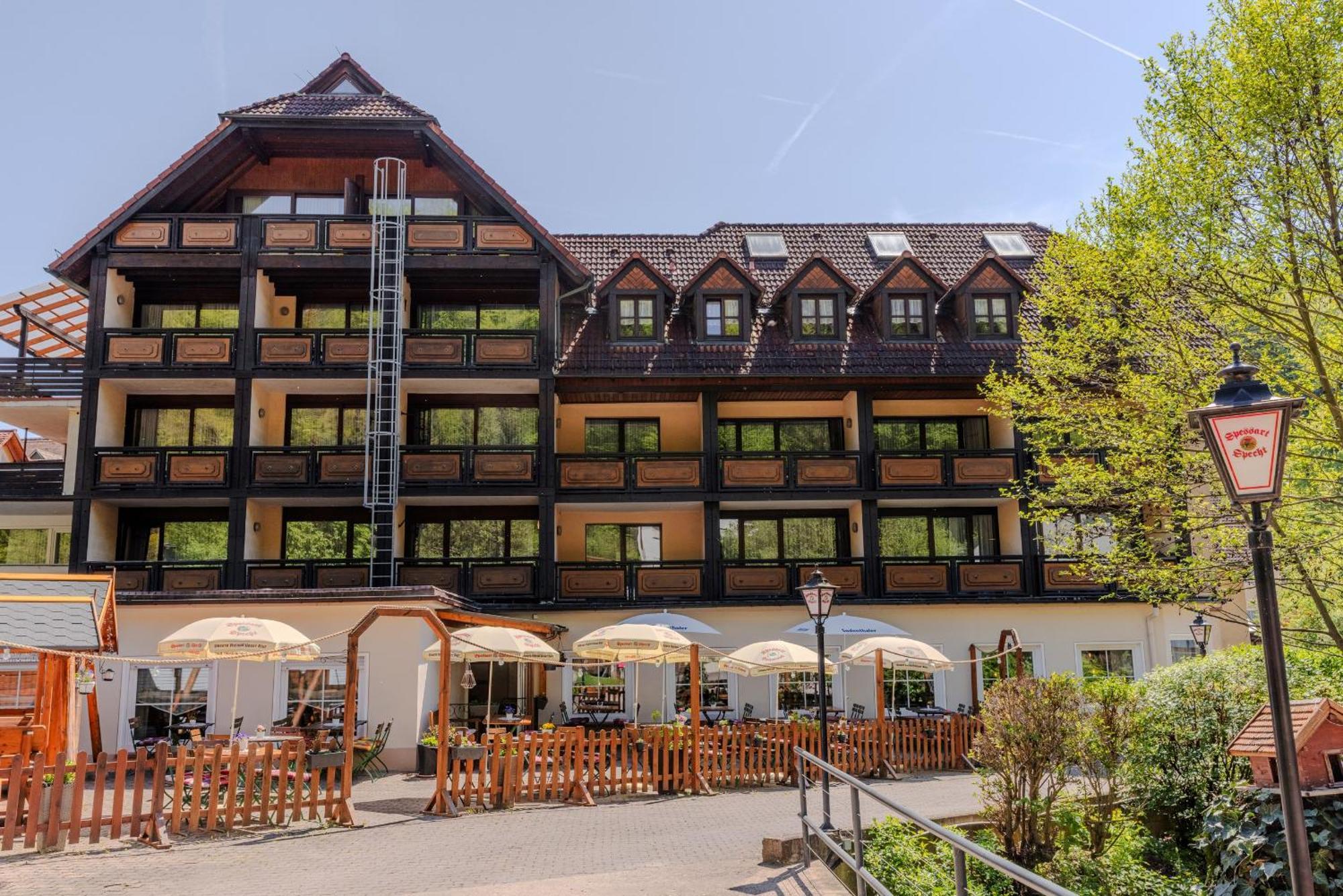Landgasthof Zur Linde Heimbuchenthal Bagian luar foto
