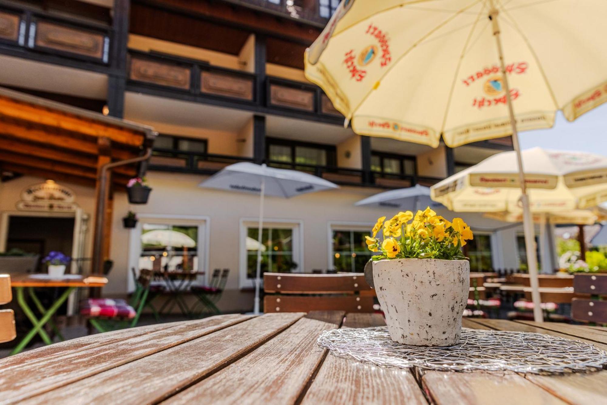 Landgasthof Zur Linde Heimbuchenthal Bagian luar foto