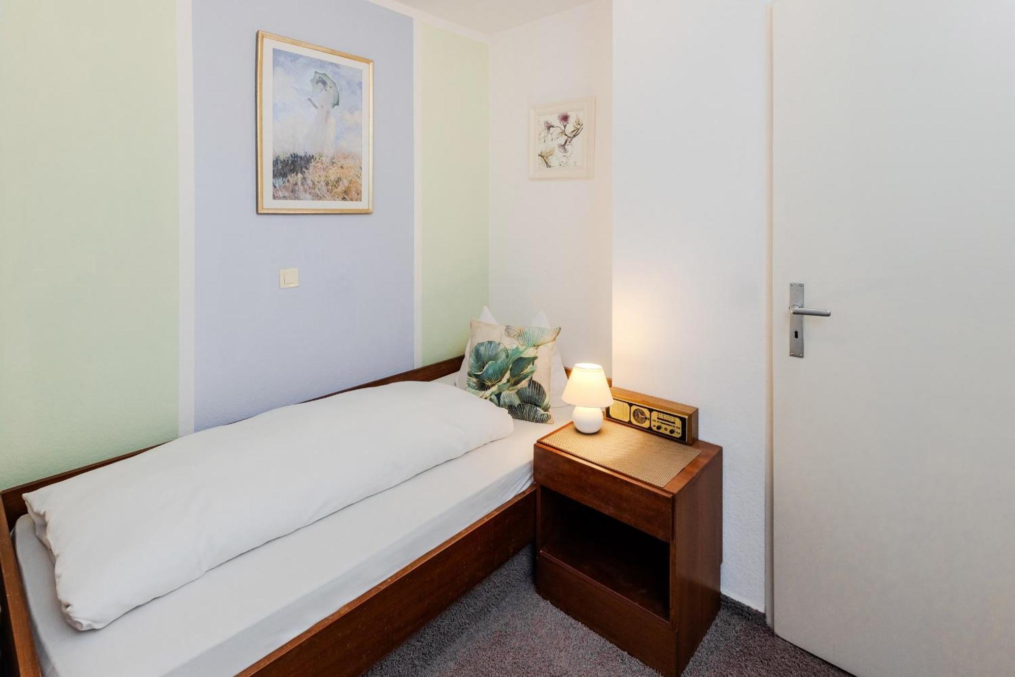 Landgasthof Zur Linde Heimbuchenthal Bagian luar foto